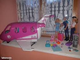 Avion barbie de rêve avec barbie voyage barbie pilote et ken stew