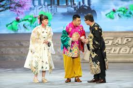 Chương trình năm nay tiếp tục quy tụ dàn diễn viên quen thuộc đã gắn bó với táo quân suốt cùng với đó là các gương mặt trẻ duy nam, trung ruồi, mạnh dũng, mạnh hưng, việt bắc, và nghệ sĩ hài phía nam lâm vỹ dạ. Trailer Tao Quan 2021 Ngá»c Hoang Tuyen Bá»' Thay Ä'á»•i Lá»›n Tren Thien Ä'inh Vtv Vn