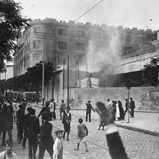 La semana trágica y los talleres vasena, compilado por ana igareta y daniel schávelzon el artículo titulado la destrucción de la modernidad: A 100 Anos De La Semana Tragica Huelga Represion Y Espias