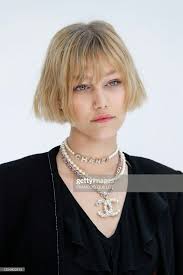 Letras de músicas de grace vanderwaal como 'i don't know my name', 'moonlight', 'so much more than this', 'clearly', 'clay', 'i don't like you' e mais músicas para ouvir! Grace Vanderwaal On Chanel Front Row Paris Fashion Week Womenswear Fall Winter 2020 2021 Grace Vanderwaal Paris Fashion Week Paris Fashion Week Chanel