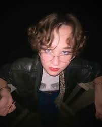 holly (@holly.delilah) • Instagram photos and videos