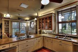 Craftsman Eat In Kitchen Boasts Earth Tones Craftsman Kitchen Kitchen Designs Photos Kitchen Design