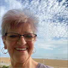 Unvaccinated malti poo groomer needed?