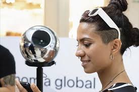 Qué riesgos conlleva escanearse el iris en Worldcoin a cambio de tokens?