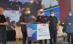 Terdapat 14 pengajian yang mencatat 100% kehadiran mengundi berbanding hanya dua kumpulan pengajian pada sesi. Adakah Muhyiddin Sedang Merasuah Pengundi Di Sabah Malay English Aliran