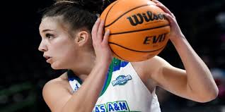 College basketball: Islanders women surging heading into key contest