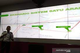 Pasar kliwon kudus bth karyawan / pasar kliwon kudus bth karyawan pendapatan parkir pasar kliwon minim lindu aji tertibkan parkir liar jurnal pantura satu lorong di pasar kliwon kudus biasanya ramai pembeli foto fm yutaka okamura. Akses Jalan Menuju Pasar Kliwon Kudus Kembali Searah Antara Jateng