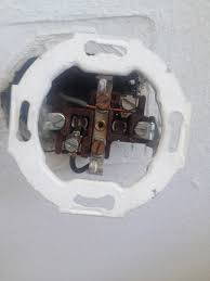 Ich bin im august 2019 in eine wohnung einge­zogen bei der ich keinen freien zugang zum strom­zähler hatte. Problem Kein Strom In Einem Zimmer