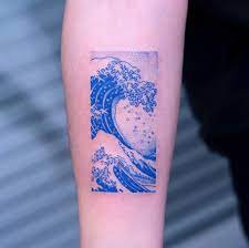 A Blue Ink Hokusai Wave By Oozy Blue Ink Tattoos Korean Tattoos Korean Tattoo Artist