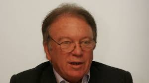 Έφυγε σε ηλικία 83 ετών από τη ζωή σήμερα το πρωί ο γνωστός εκδότης, δημήτρης ρίζος. Dhmhtrhs Rizos H Zwh Toy Ekdoth Oi Epityxhmenes Stigmes Ths Epaggelmatikhs Toy Poreias Kai H Synergasia Me Ton Kwnstantino Karamanlh