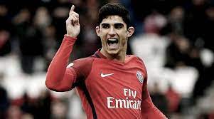 No entanto, gonçalo guedes já se começava a destacar em portugal, o que lhe valeu duas chamadas à selecção pelo treinador fernando santos em novembro de 2015 para os jogos amigáveis contra o. Valencia Sign On Loan Psg Winger Goncalo Guedes