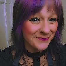 Anyone know of any shops that sell local artists crafts. I'm looking for a  place to sell my crystal Dragons and some hand made jewelry