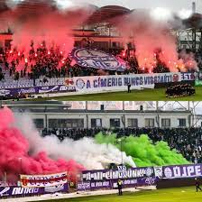 Ultras italiani italian ultras scontri fight riots hooligans. Ultras World Ujpest Fans On Their Team Last Training Facebook