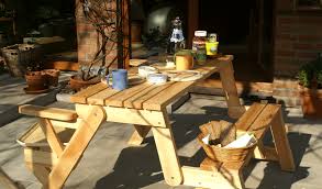Batiko Ist Die Gartentisch Gartenbank Kombination Aus Naturholz Geolt Gartenmobel Mit Pfiff Diy Gartenmobel Gartentisch Massivholz Gartenmobel