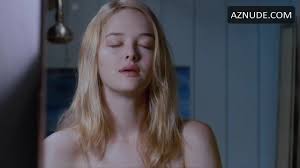 Jess Weixler Breasts hot scene in Teeth - UPSKIRT.TV