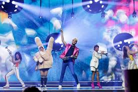 Germany's eurovision candidate, jendrik sigwart. So Sieht Der Auftritt Von Jendrik Beim Eurovision Song Contest 2021 Aus