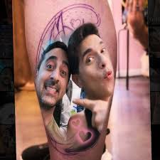 🎃🖤Disneyland Crows!!🖤🎃 I love seeing all the crows flying around  Disneyland, I wonder what they get up to when everyone leaves??🖤 I'd love  to do more creatures having fun after hrs at