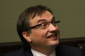 Zbigniew Ziobro. Jego zastępca daje zarobić sędziom dobrej zmiany