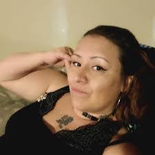 Holly Peltier's Instagram, Twitter & Facebook