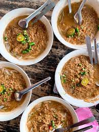 Laksa saranghae atau laksa sarang kontena ini sangat terkenal dengan laksa sarang. Rasai Laksa Telur Goreng Bersarang Terbaik Di Kafe Setinggan Saji My