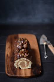 Buche Roulee A La Creme De Marrons Au Chocolat Et Aux Chataignes Caramelisees Creme De Marron Recettes De Cuisine Buche De Noel Chocolat