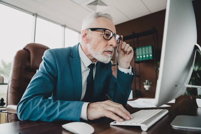 Millennial Worker Slams Boomers Who 'Won't Retire,' Sparks Viral Debate -  Newsweek