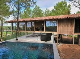 Chaque maison à vendre a ses forces et ses faiblesses dont certaines sont indéniables. Villa Moderne A Vendre Landes Plage Golf Hossegor Seignosse Moliets Photo 2 Maison Landaise Maison Moderne Architecture Maison Moderne