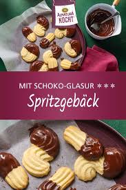 Helles Spritzgeback Mit Schokoladen Glasur Rezept Platzchen Backen Weihnachten Platzchen Rezept Einfach Platzchen Backen