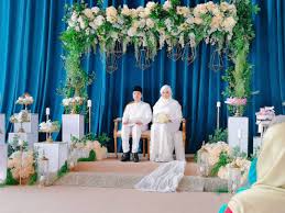 Sangatlah berkewajiban memenuhi undangan tugas dari klien agar dapat hadir apalagi dalam acara sakral sebuah perjanjian agung yang sangat suci. The Glass Suite Farhana Boraombak Marina Putrajaya Facebook