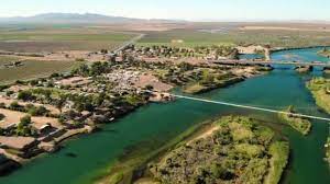 The lower colorado river in arizona abounds with scenic beauty and recreational opportunities. Vista Aerea Del Rio Colorado California Arizona Border Paisaje Escenico Video De Stock C Helena Mozhjer 211715818