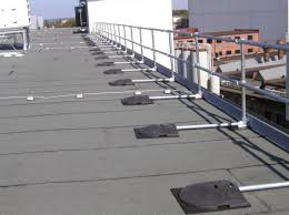 Stilvoll an die individuelle optik der fassade angepasst: Flachdacher Sicher Nutzen Mit Absturzsicherungen