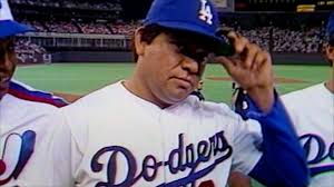 Dodgers great Fernando Valenzuela dies at 63