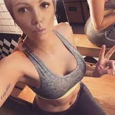 5 cortes de cabelo masculino para 2019. Marion Modella Francese A Top Chef Si Puo Essere Bella E Brave Cuoche Corriere It