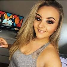 Alisha Boyle's Instagram, Twitter & Facebook