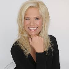 Eva Klein's Instagram, Twitter & Facebook