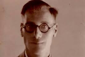 Bible dropped by injured soldier at Battle of the Somme in 1916 is reunited  with his grandson