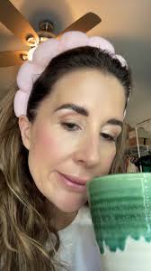 Celebrity Makeup Artist Using Seint Makeup