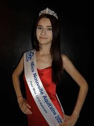 Peri Scheer - More Than Just A Pretty Face