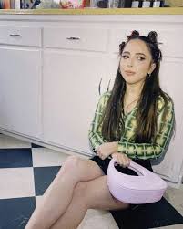 Dollface Star Esther Povitsky Doesnt Shy Away from the Discomfort