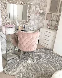 Enjoy small reception desks with free shipping from mayline ofm cherryman industries and global total office. 17 Stunning Glam Office Decor Ideas For Your Home