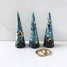 Galaxie Bague Cone Bague En Ceramique Cone Cadeau Pour Elle Etsy Ceramic Rings Galaxy Ring Polymer Clay Ring