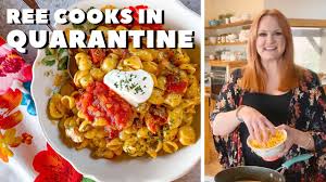 This recipe freezes well, so eat some chili today, tomorrow, all week and freeze for later! The Pioneer Woman Cooks Cheesy Taco Shells In Quarantine The Pioneer Woman Food Network Youtube