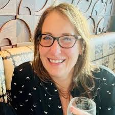 Wendy Brill's Instagram, Twitter & Facebook