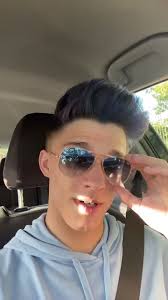 Blue hair, blue this? 💙