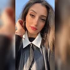 Mari Anna's Instagram, Twitter & Facebook