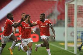 Em meio a polêmicas, internacional e grêmio se enfrentam em caxias do sul na retomada do gauchão. No Ultimo Lance Internacional Vira Contra O Gremio Quebra Jejum E Dispara Na Lideranca Esporte News Mundo
