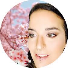 Cris Llorente's Instagram, Twitter & Facebook