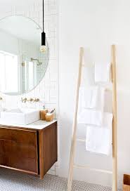 Try These Furniture Pieces In The Bathroom For More Storage Mobiliario Para Banheiro Armazenamento De Toalha De Banho Inspiracao Para Banheiro