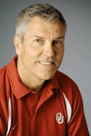 Longtime Oklahoma defensive assistant Bobby Jack Wright retires