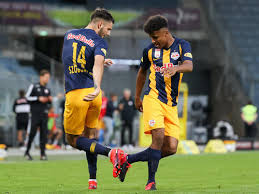 Karim adeyemi, 19, uit duitsland ➤ red bull salzburg, sinds 2018 ➤ centrumspits ➤ marktwaarde: Champions League News Adeyemi Sonst Gehst Du Als Junger Spieler Kaputt
